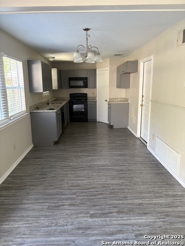 Image 2 of 15 For 9931 Royal Hunt