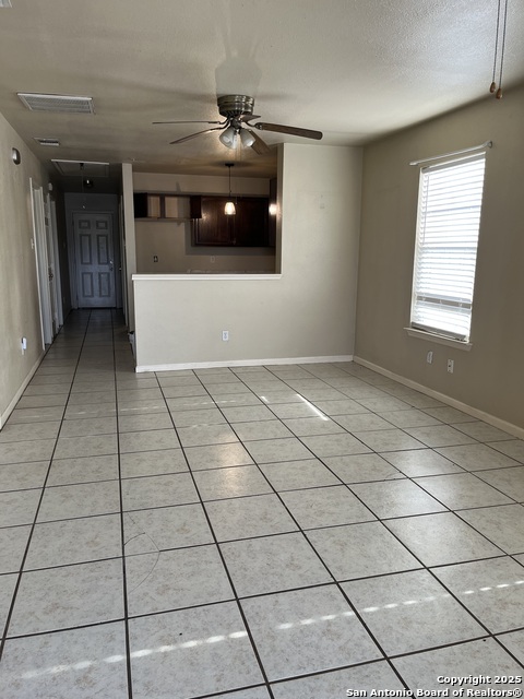 Listing photo id 9 for 2220 Laredo S