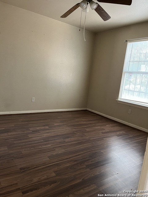 Listing photo id 4 for 2220 Laredo S