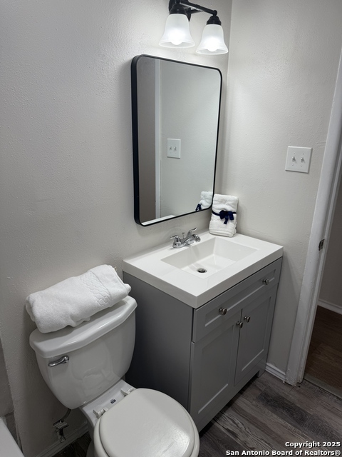 Listing photo id 15 for 6010 Millbank