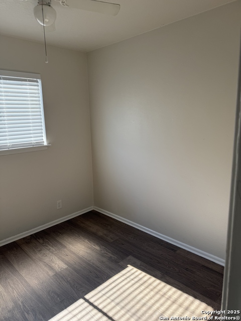 Listing photo id 19 for 6010 Millbank