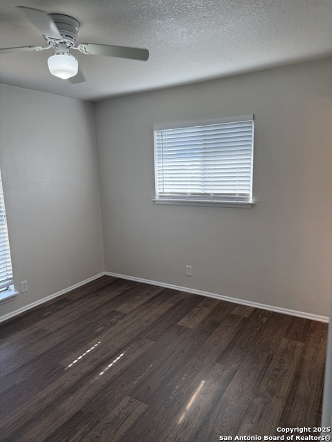 Listing photo id 21 for 6010 Millbank