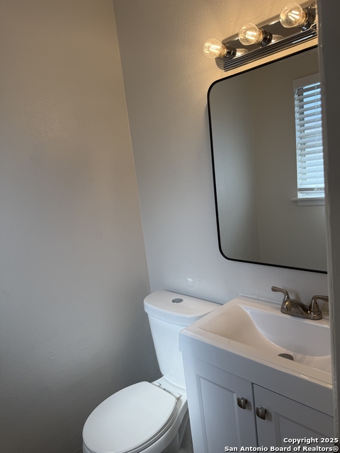 Listing photo id 24 for 6010 Millbank