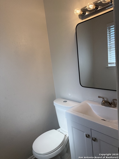 Listing photo id 25 for 6010 Millbank