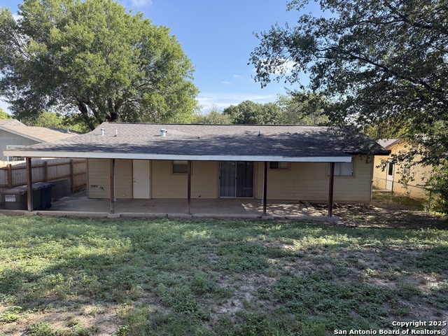 Listing photo id 31 for 6010 Millbank