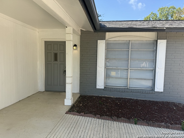 Listing photo id 3 for 6010 Millbank