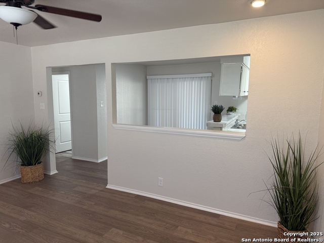Listing photo id 6 for 6010 Millbank