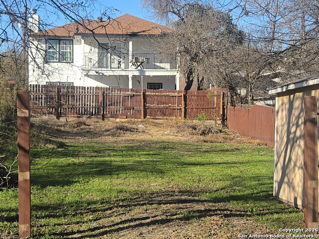 Image 6 of 8 For 1405 Bailey Ave