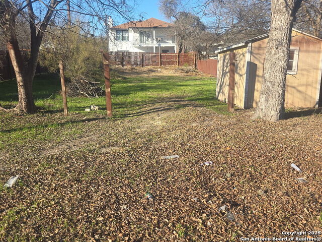 Image 7 of 8 For 1405 Bailey Ave