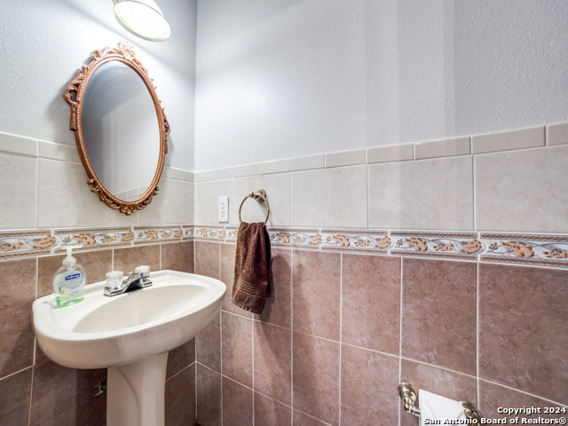 Image 18 of 27 For 403 Hackberry