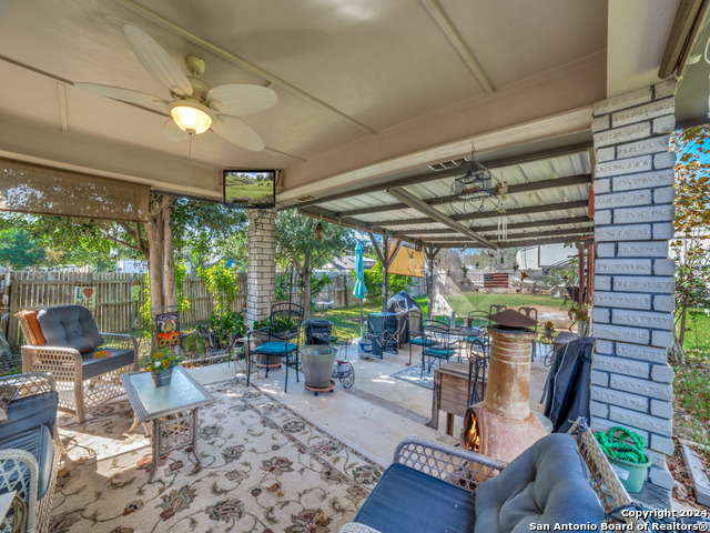 Image 3 of 27 For 403 Hackberry