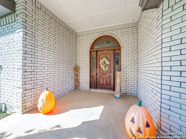 Image 4 of 27 For 403 Hackberry