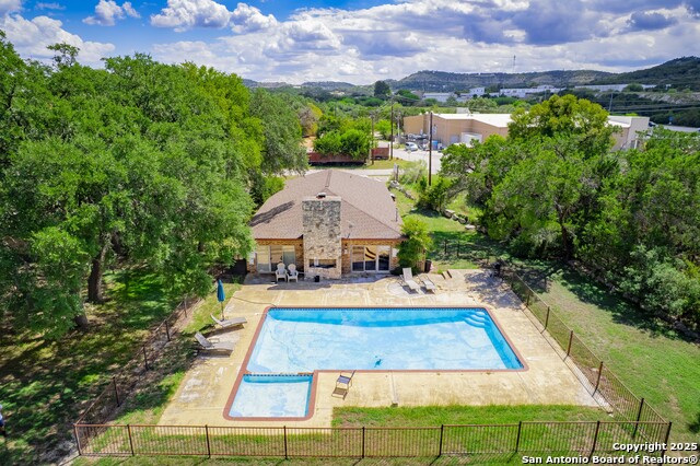 Image 33 of 35 For 306 Dietert Ln 103