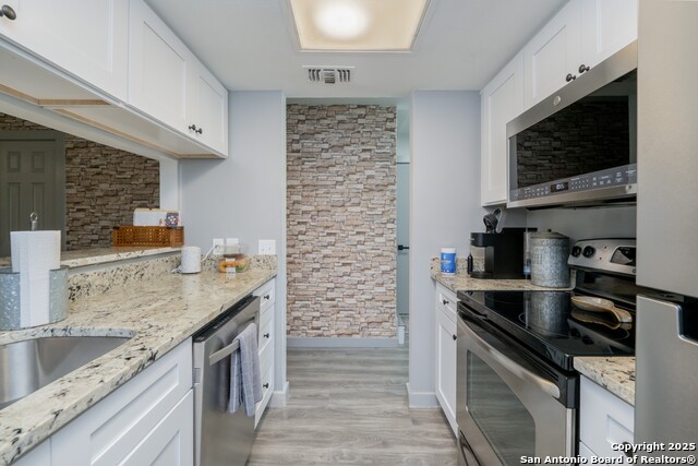 Image 11 of 33 For 306 Dietert Ln 104