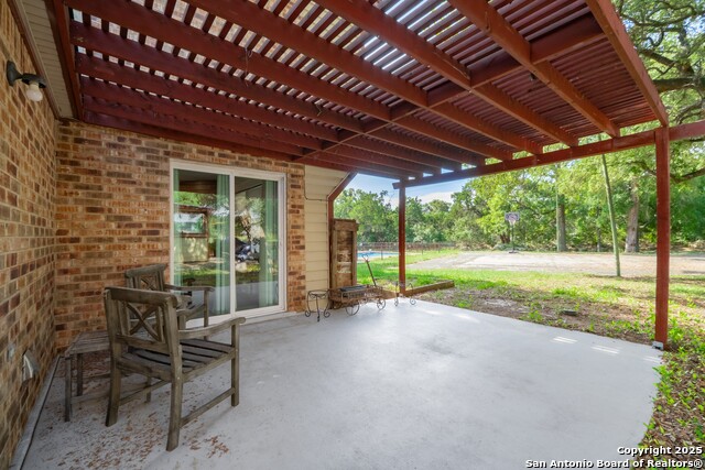 Image 24 of 33 For 306 Dietert Ln 104