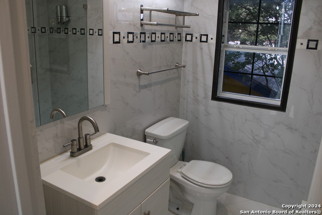 Image 11 of 24 For 3002 Shingle Oak Dr