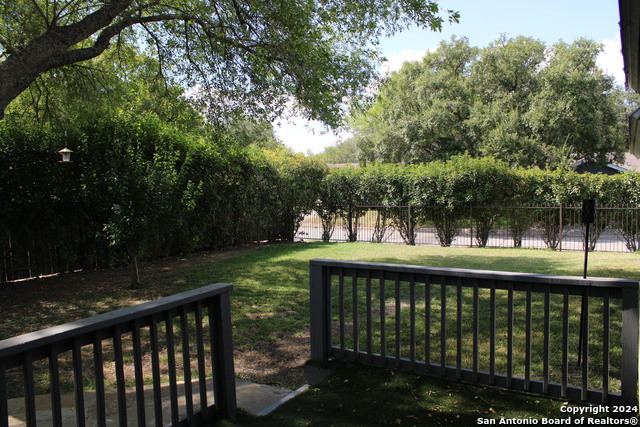 Image 16 of 24 For 3002 Shingle Oak Dr