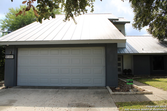 Image 2 of 24 For 3002 Shingle Oak Dr