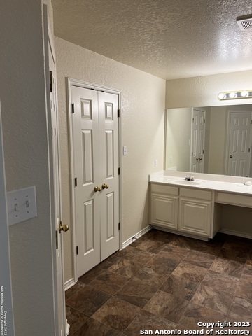 Image 32 of 39 For 12610 Point Sound