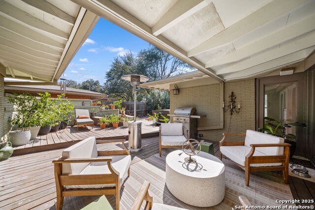 Listing photo id 25 for 318 Northridge