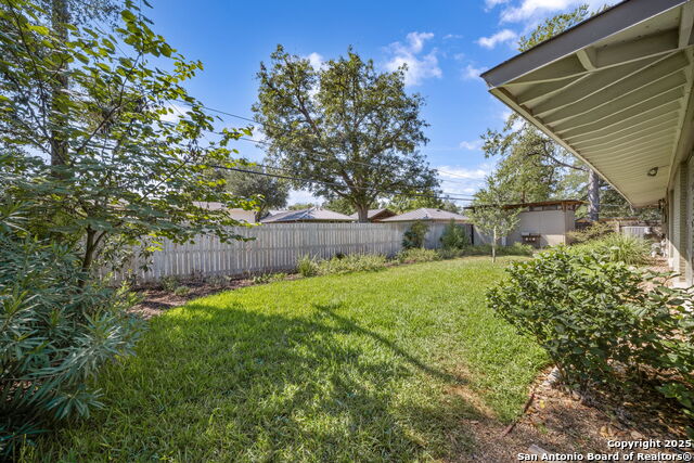 Listing photo id 30 for 318 Northridge