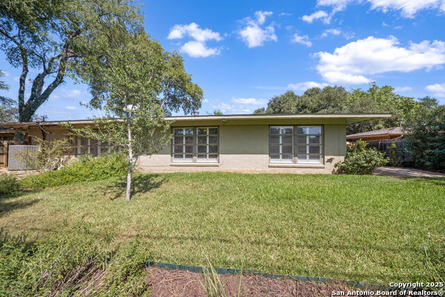 Listing photo id 31 for 318 Northridge