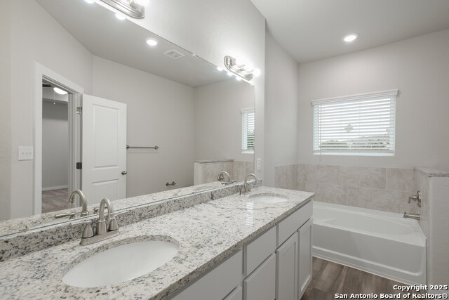 Image 11 of 21 For 21402-21406 James Charles