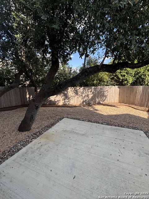 Image 19 of 21 For 21402-21406 James Charles