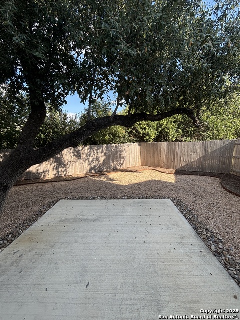 Image 21 of 21 For 21402-21406 James Charles