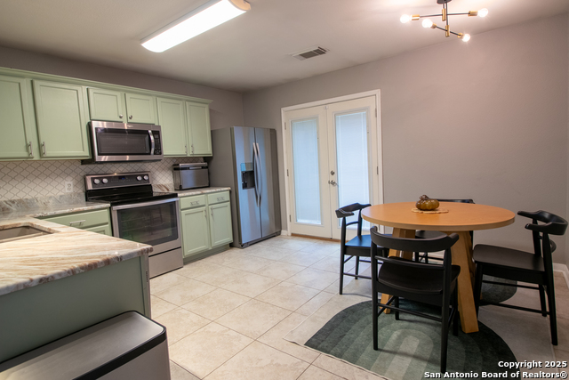 Image 12 of 27 For 174 Spice Oak Ln