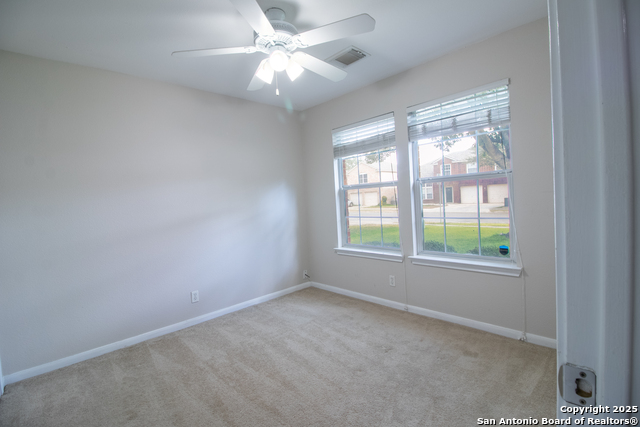 Image 19 of 27 For 174 Spice Oak Ln