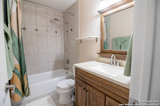 Image 20 of 27 For 174 Spice Oak Ln