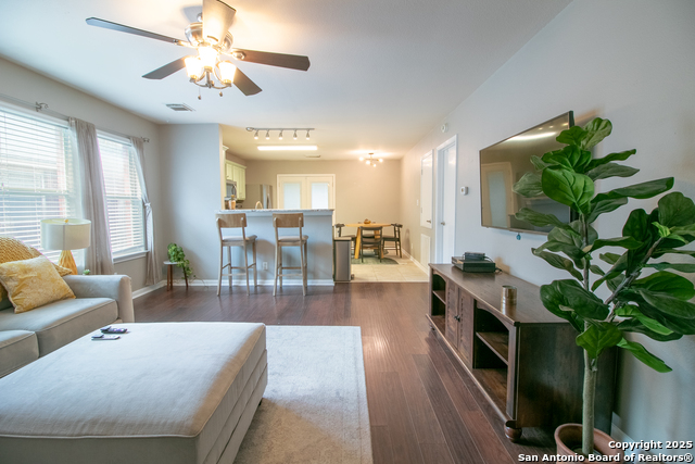 Image 7 of 27 For 174 Spice Oak Ln