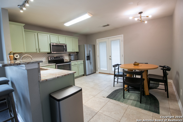 Image 8 of 27 For 174 Spice Oak Ln