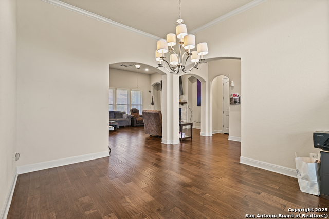 Listing photo id 8 for 4603 Camden Heights