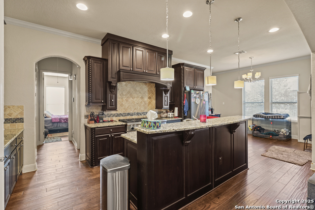 Listing photo id 10 for 4603 Camden Heights