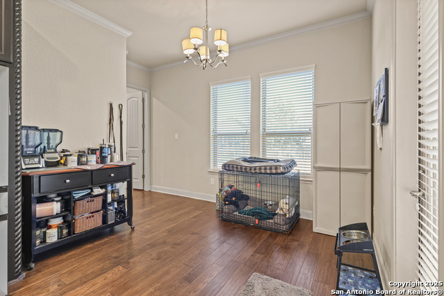 Listing photo id 12 for 4603 Camden Heights