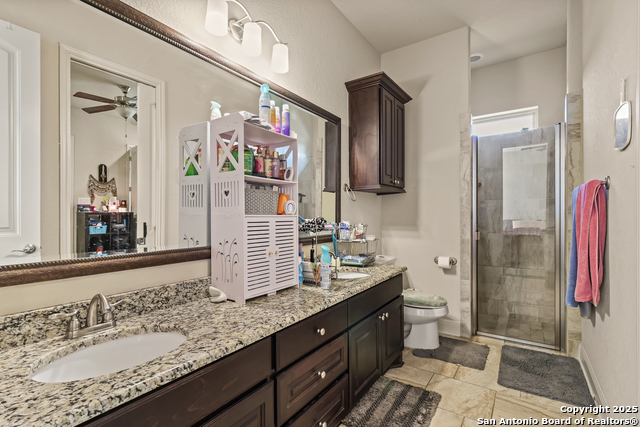 Listing photo id 13 for 4603 Camden Heights