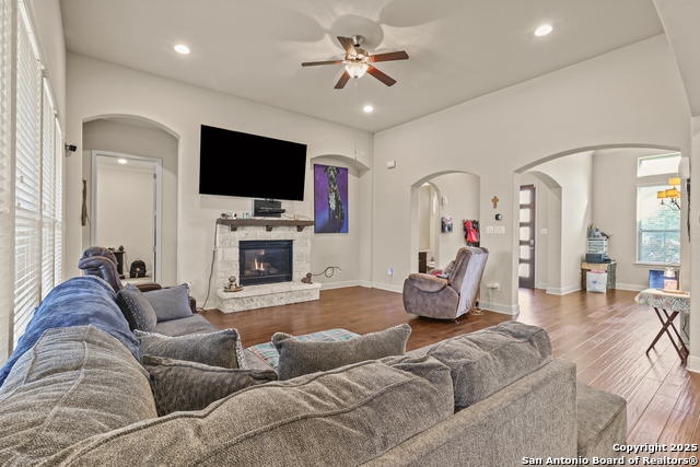 Listing photo id 0 for 4603 Camden Heights