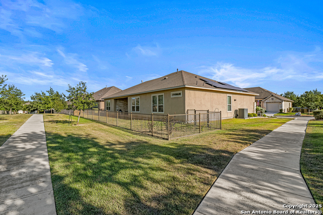 Listing photo id 28 for 4603 Camden Heights