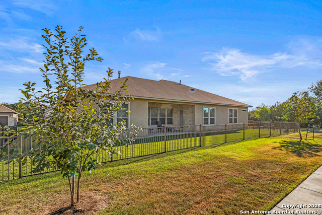 Listing photo id 31 for 4603 Camden Heights