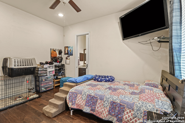 Listing photo id 2 for 4603 Camden Heights