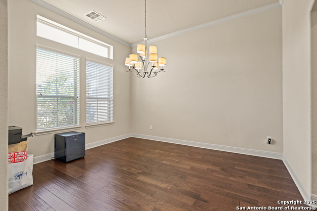 Listing photo id 7 for 4603 Camden Heights