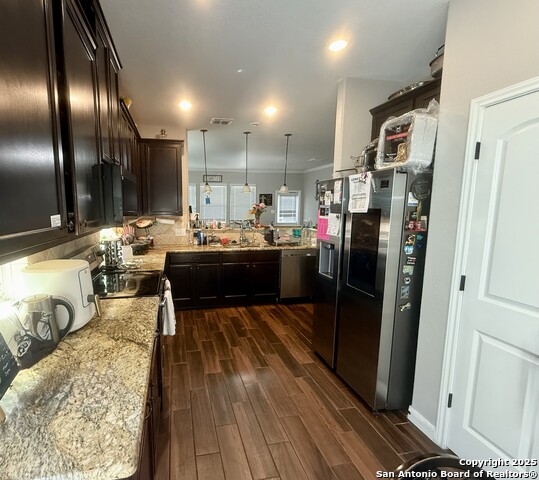 Image 4 of 9 For 888 Maple Dr.