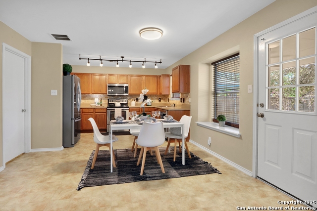 Image 13 of 35 For 250 Val Verde