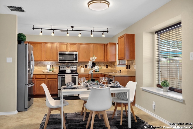 Image 14 of 35 For 250 Val Verde