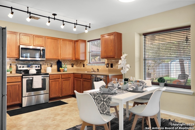 Image 15 of 35 For 250 Val Verde