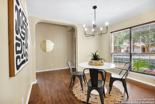 Image 2 of 35 For 250 Val Verde