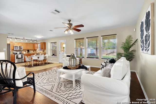 Image 5 of 35 For 250 Val Verde