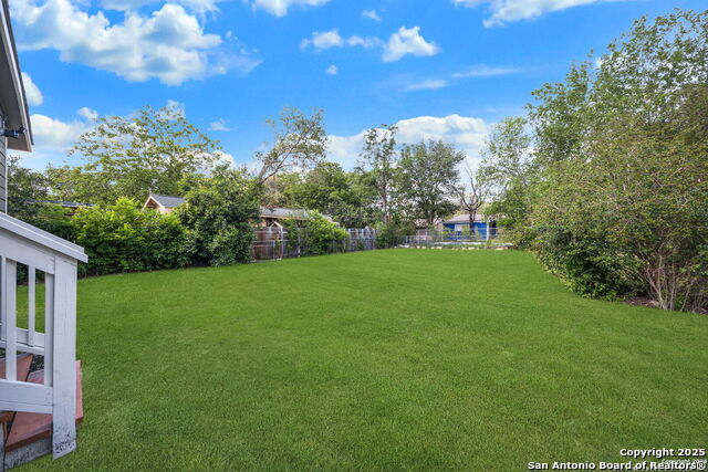 Listing photo id 12 for 235 Wainwright